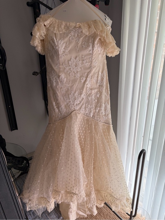 Lorrie Kabala Dresses & Skirts - Lorrie Kabala vintage wedding dress! Collectable edition.